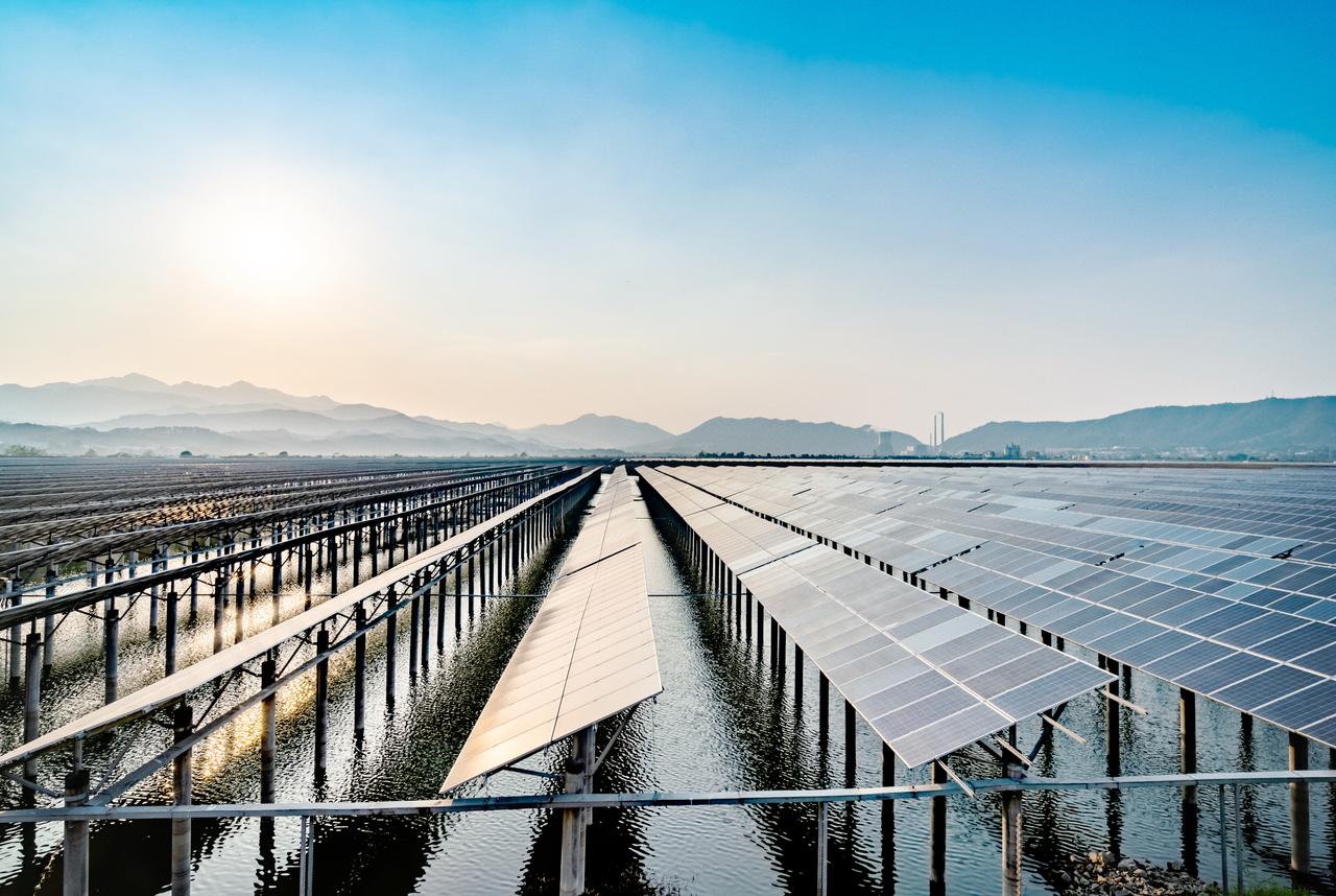 Solar power plant offshore