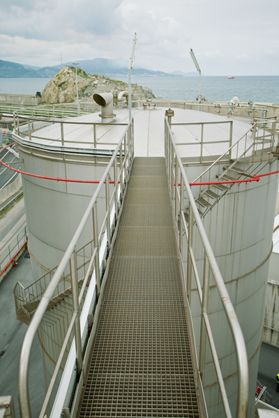 Storage tank for Acideka in Bilbao, Spain