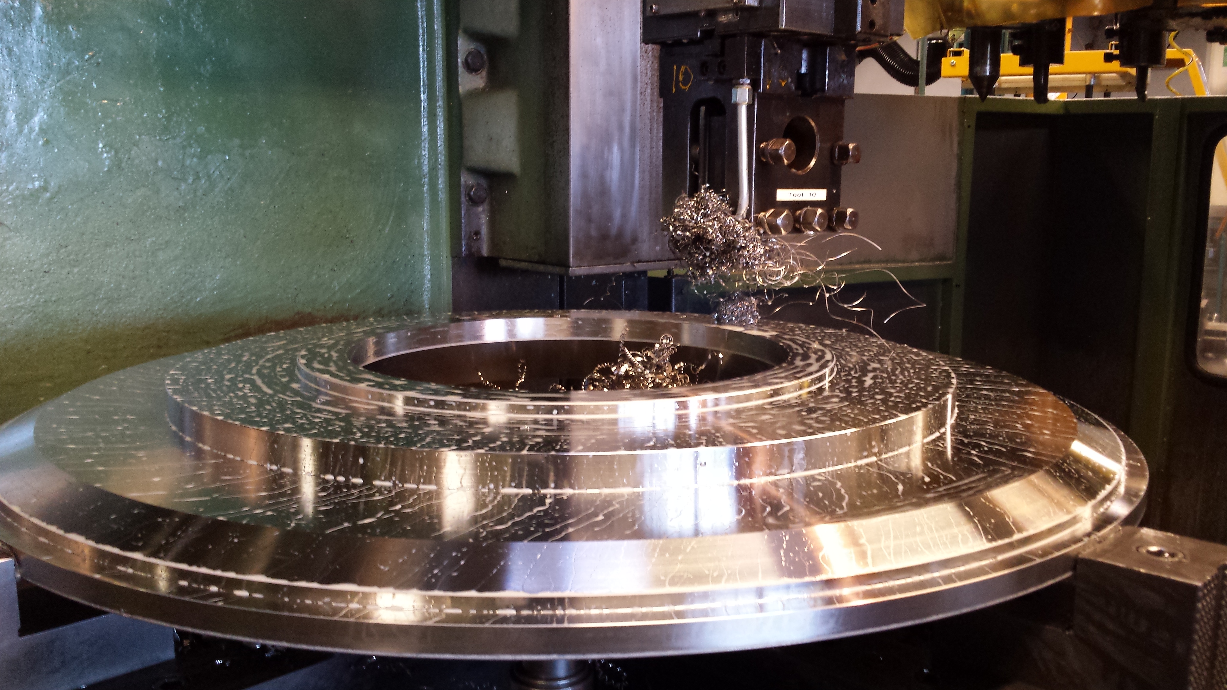 Benelux service center producing part flange